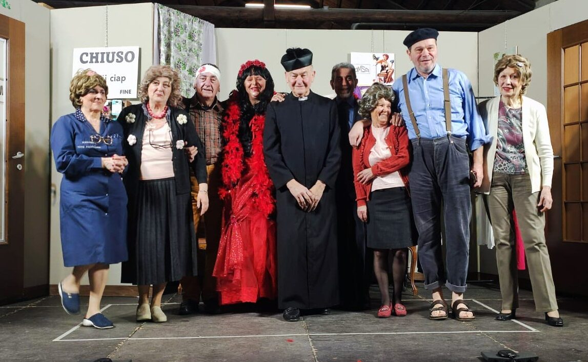 Spettacolo Teatrale Dialettale "MERCERIA TÔTE PAUTASSE: BOTON, LIASSE… E LENGÀSSE!" - Compagnia “J’Amis del Teatro” di Carmagnola