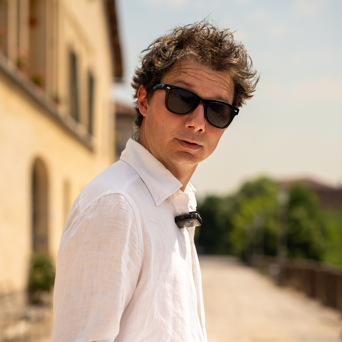 Spettacolo Teatrale “Meglio Fuori Che Dentro” con LUCA SBRAB