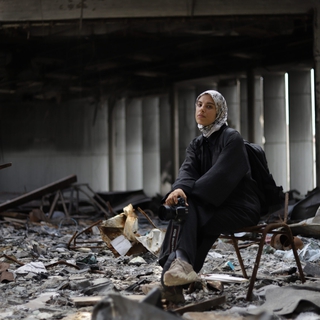 Proiezione del film PUT YOUR SOUL ON YOUR HAND AND WALK (2025) di Sepideh Farsi - Stagione LUNEDÍ CINEMA