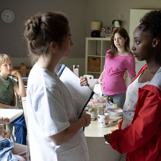 Proiezione del film GIOVANI MADRI (2025) di Jean-Pierre e Luc Dardenne - Stagione LUNEDÍ CINEMA